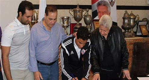 أحمد توفيق ينتظر عرضاً من ماينز الألماني في يناير